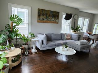 858 Jeannette St #1, Des Plaines, IL