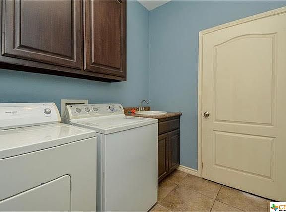 5th image of 322 Bayview Dr