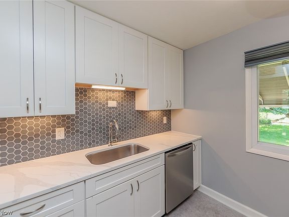 3rd image of 13539 Crestway Dr