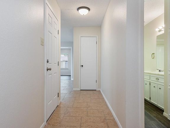 3rd image of 116 Lillian Dr