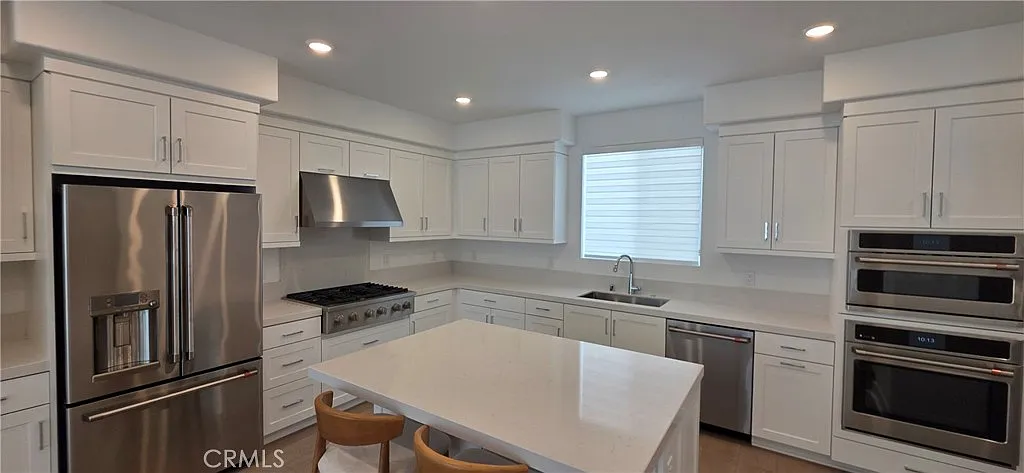 3 bed, 2.5 bath, 1842 sqft, $4,600 — Photo 3