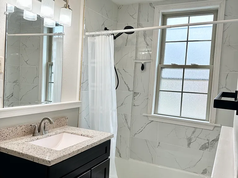 1009 Madison St #3 — Photo 7