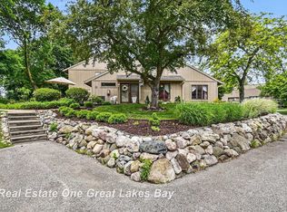2338 Bay Woods Ct, Bay City, MI 48706