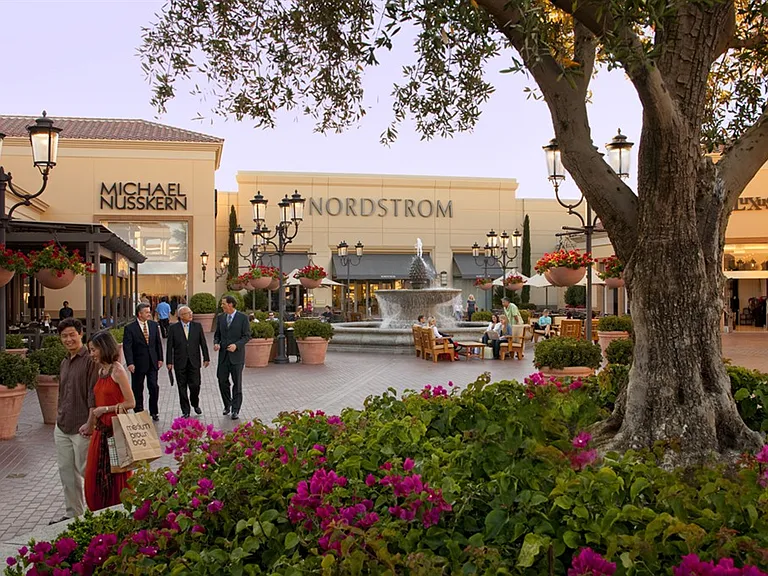 Colony at Fashion Island — Photo 20
