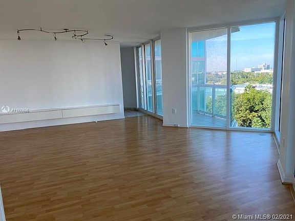 3rd image of 3370 NE 190th St APT 702