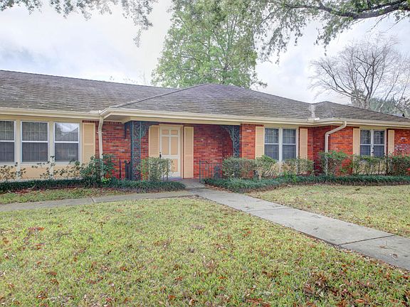 2nd image of 1101 W Bayou Pkwy
