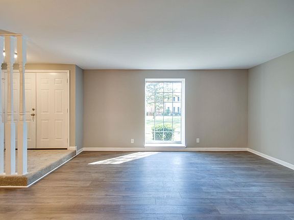 3rd image of 1002 E Northfield Blvd APT E103