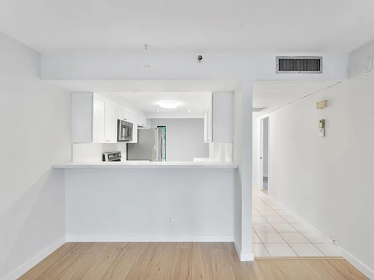 20 Royal Palm Way #2060 — Photo 11