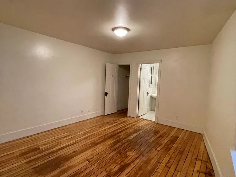 Chester Apartments — Photo 5