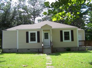 402 Seymour St, Aberdeen, NC 28315