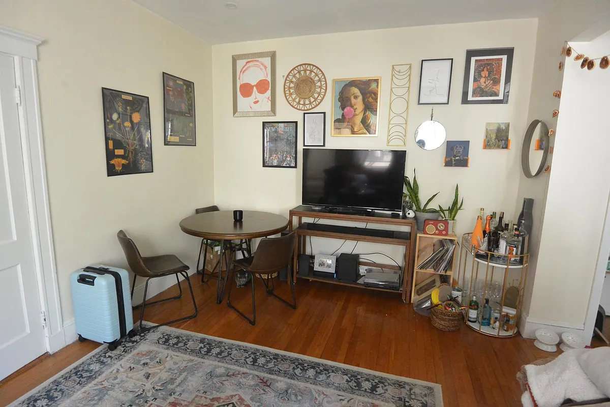 Building Photo - 229 Kelton St #8