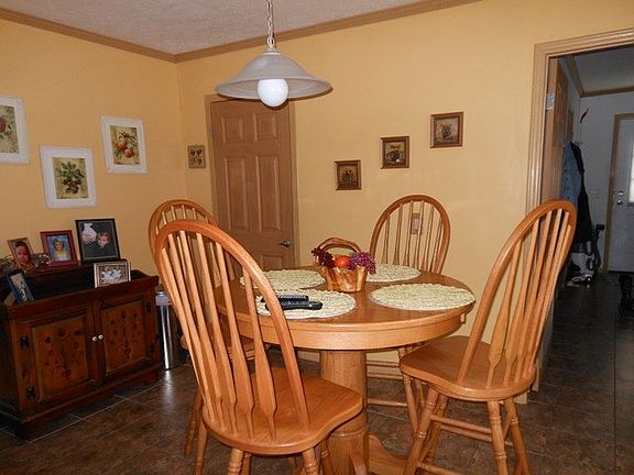 3rd image of 1017 Aspen Dr