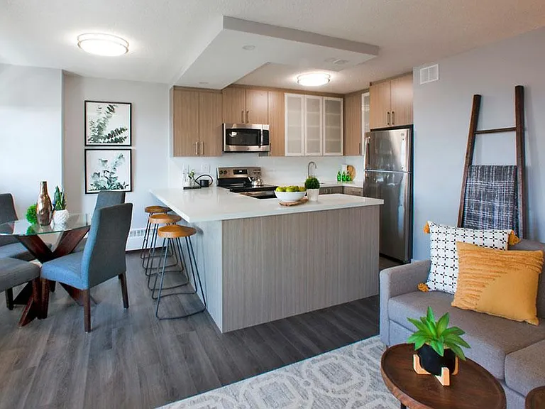 2575 Danforth Ave — Photo 24