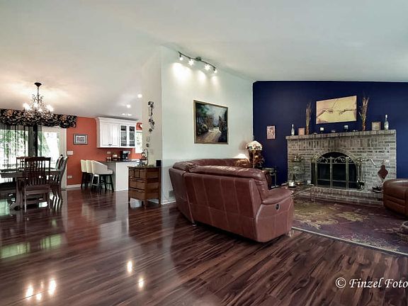 2nd image of 115 Lee Ann Ln