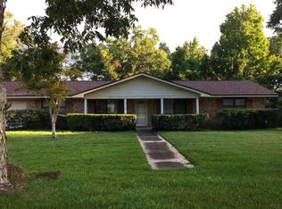 1419 Moonlight Dr, Cantonment, FL 32533