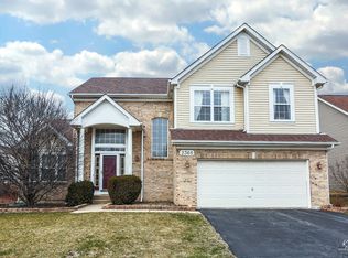 2366 Autumn Grove Cir, Aurora, IL 60504