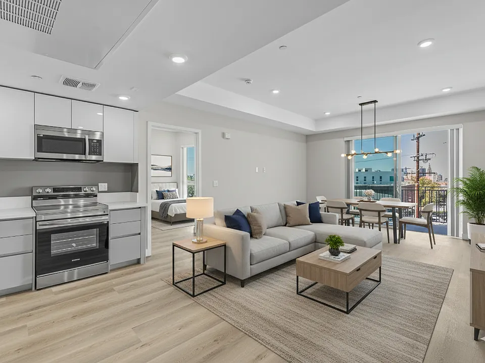 825 Coronado