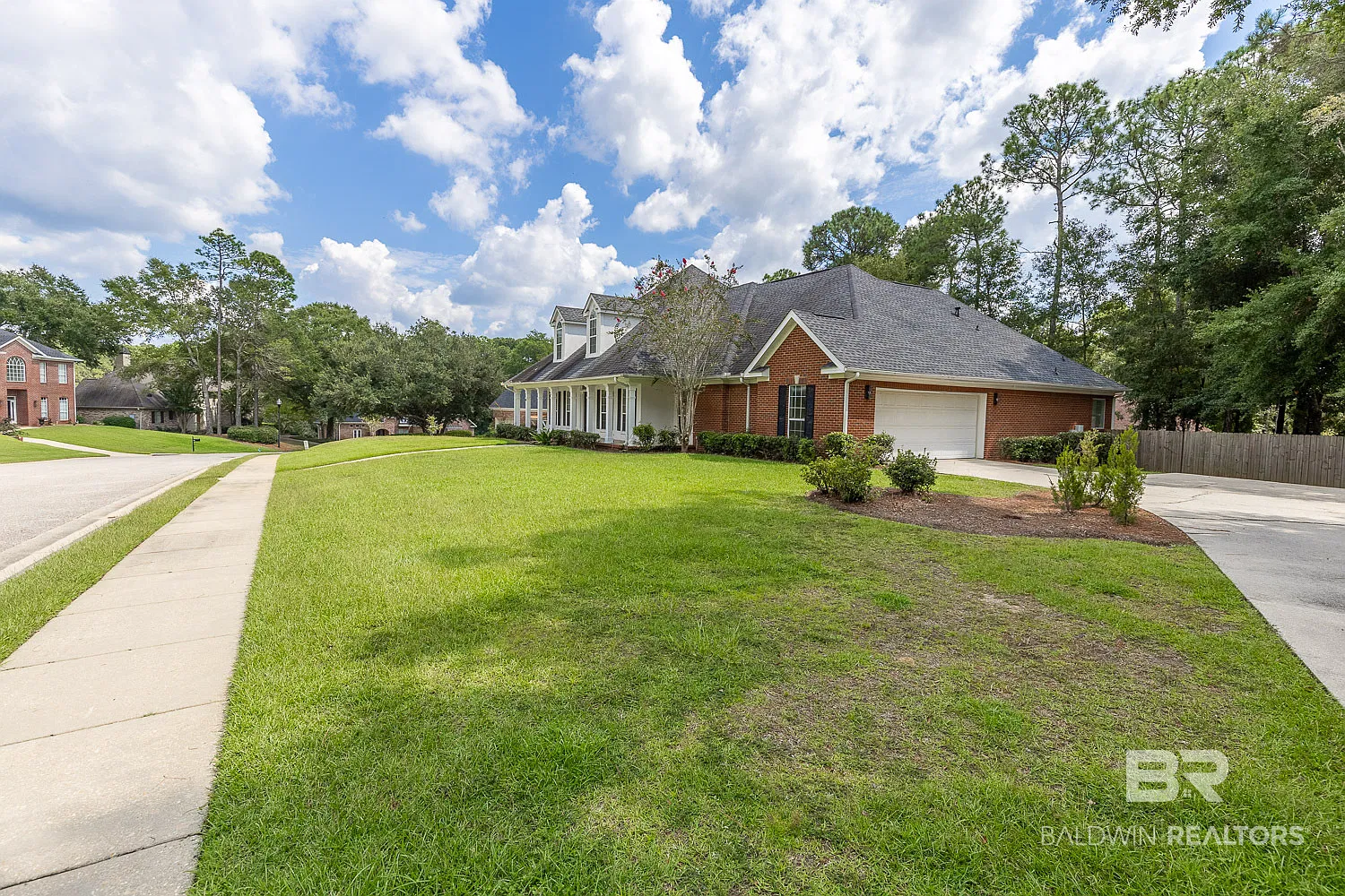 4 bed, 4.5 bath, 3242 sqft, $3,200 — Photo 2