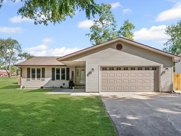 608 W Dianne Ln, Mahomet, IL 61853