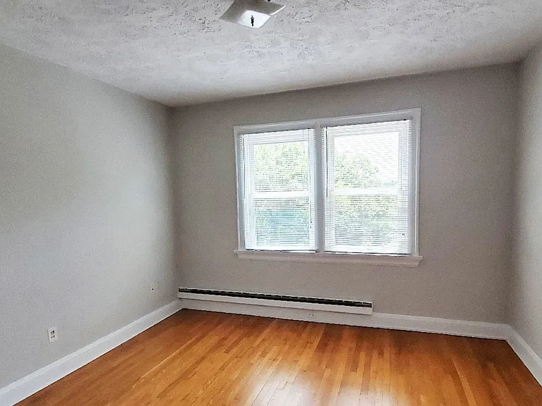 415-419-423 Probasco St — Photo 19