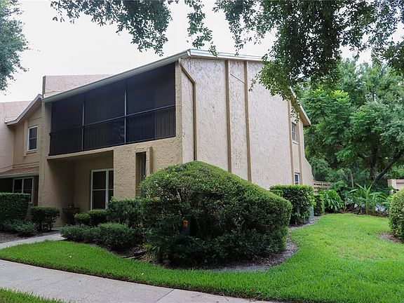 3rd image of 812 PARK LAKE CIRCLE #7