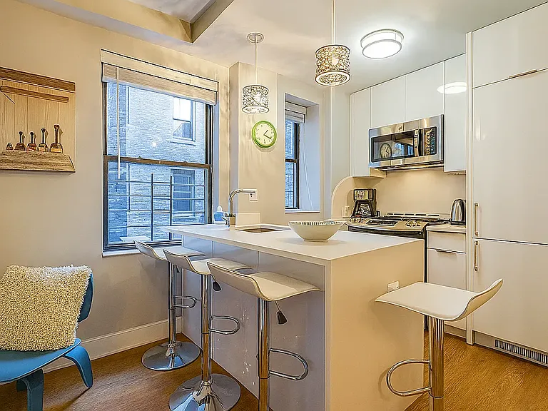 308 W 30th St #7A — Photo 5