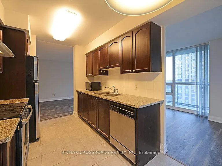 35 Hollywood Ave #1709 — Photo 15