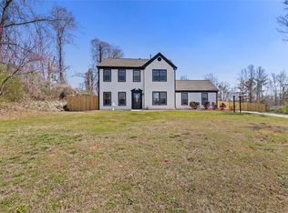 116 Natures Cove Rd, Newnan, GA 30263