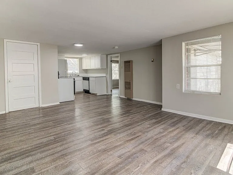 4908 Lynnwood St #B — Photo 5