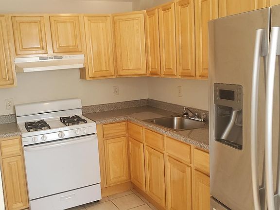 4th image of 1034 N Academy Ave
