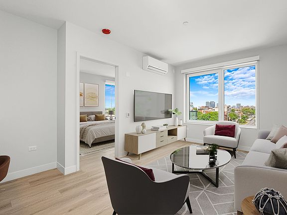 4th image of 643 N Ogden Ave #409