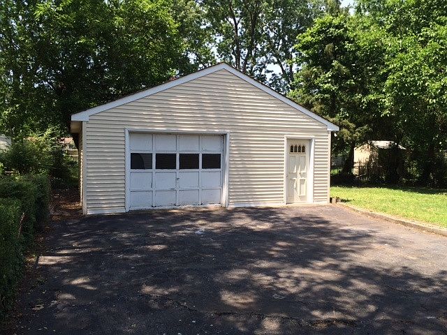 2nd image of 1011 78th St
