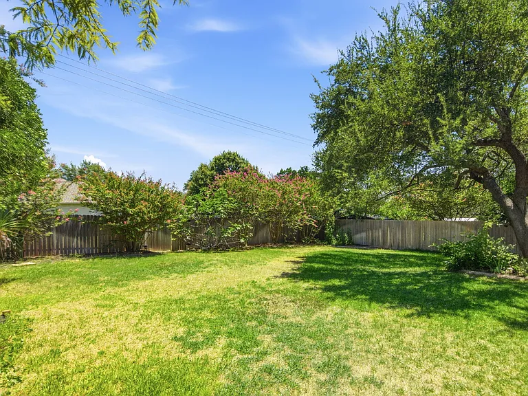 1314 Chalk Ln — Photo 23
