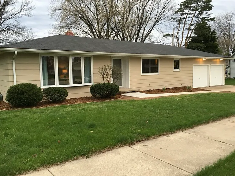 103 W Greenfield Dr — Photo 1