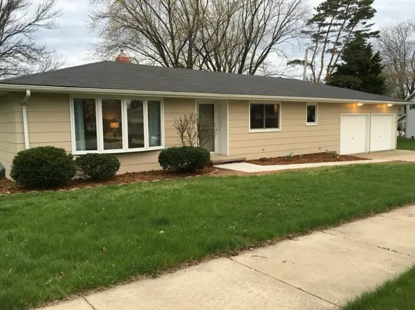 103 W Greenfield Dr, Little Chute, WI 54140