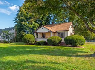 6077 Lake Ave, Elyria, OH 44035