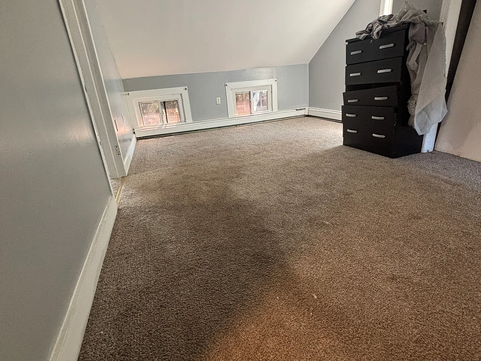 2 bed, 1600 sqft, $900 — Photo 2