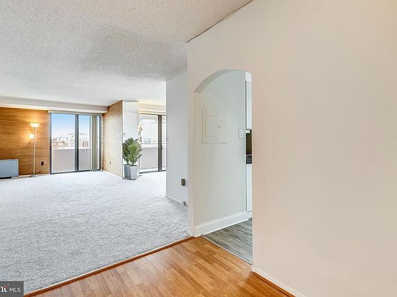 3rd image of 4141 Henderson Rd #1011