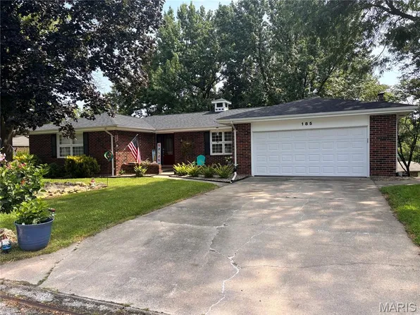185 Lake Apollo Dr, Hannibal, MO 63401