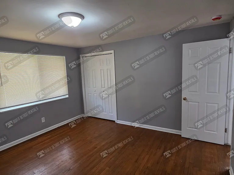 2944 Ewald Cir — Photo 10