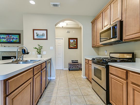 5th image of 730 Bent Wood Pl