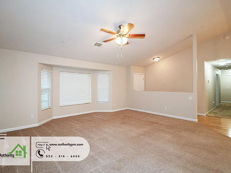 2381 Yellow Finch Way — Photo 7