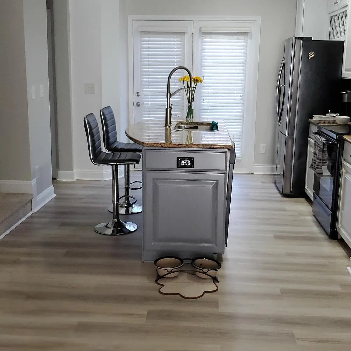 2 bed, 2.5 bath, 1244 sqft, $2,050 — Photo 2