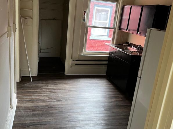 201 W Yates St APT 6, East Syracuse, NY 13057