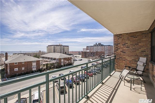 1st image of 333 E Broadway APT 3D