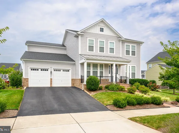 1118 Akan St SE, Leesburg, VA 20175