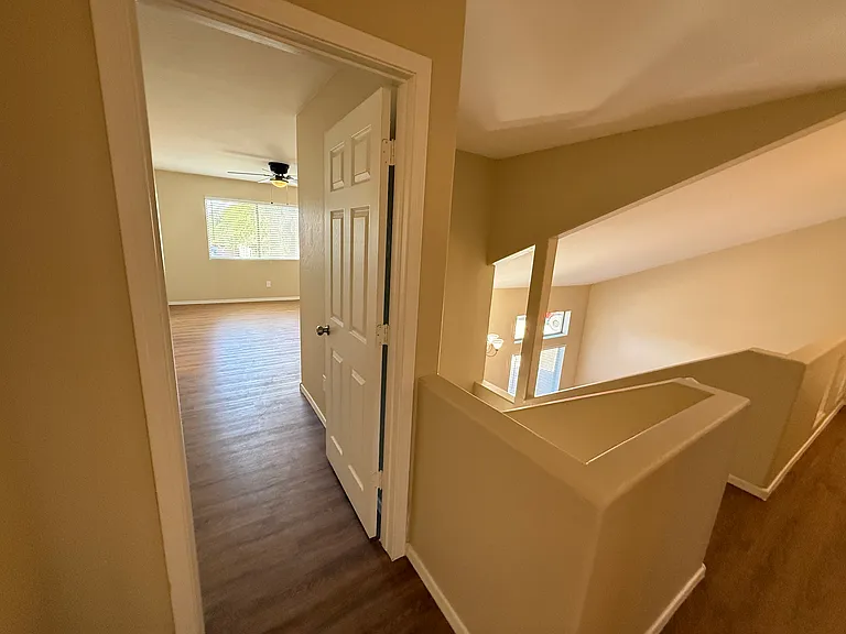 1457 E 10th Pl — Photo 28