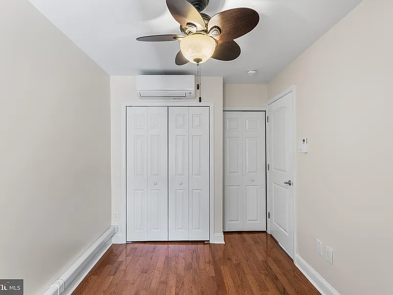 1725 S Iseminger St — Photo 20
