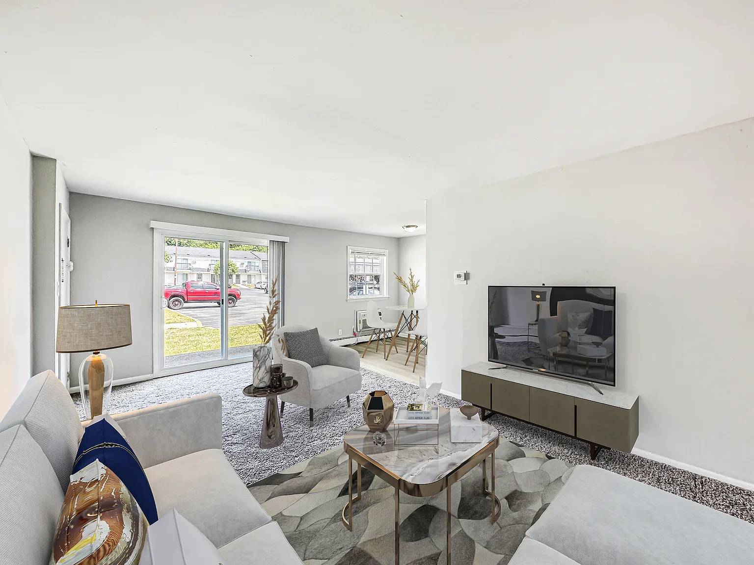 Regency Court — Photo 1