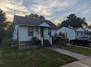 572 S 5th Ave, Des Plaines, IL 60016